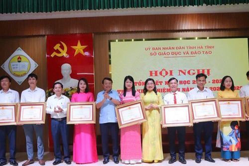 Ngành Giáo dục Hà Tĩnh vững bước vào năm học mới