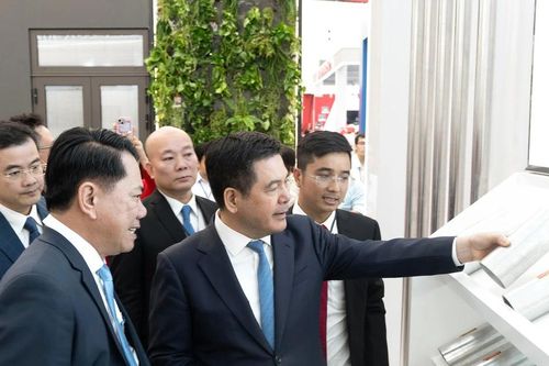 Tập đoàn Hoa Sen giới thiệu sản phẩm siêu bền tại triển lãm 80 năm thành tựu đất nước