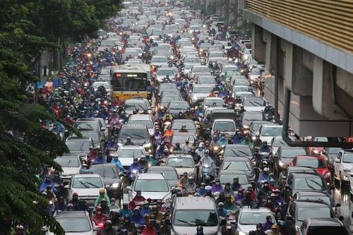 Đề xuất dừng sản xuất, nhập ô tô liên quan tiêu thụ nhiên liệu xăng