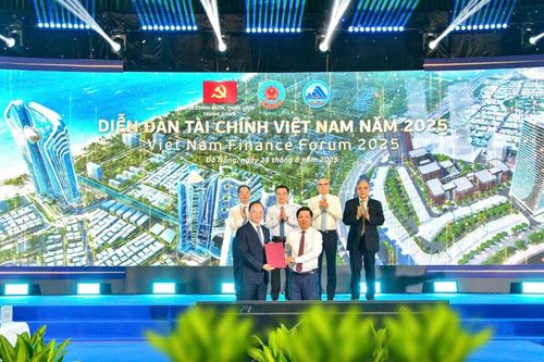 Vietcombank và UBND TP Đà Nẵng hợp tác phát triển dịch vụ tại Trung tâm Tài chính Quốc tế Việt Nam