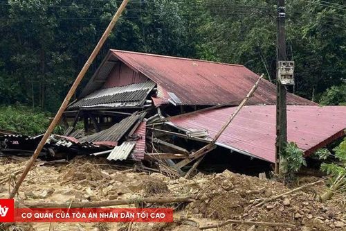 Nhiều địa phương bị cô lập, tan hoang do lũ quét, sạt lở đất
