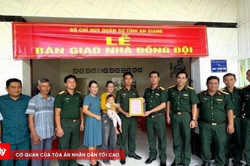Bàn giao 17 căn nhà đồng đội dịp Quốc khánh
