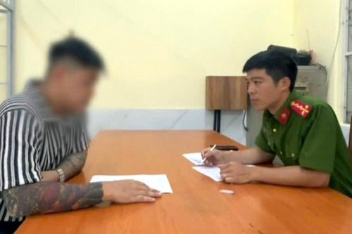 Xử lý nam thanh niên xăm trổ thách thức công an tại chốt bảo vệ A80