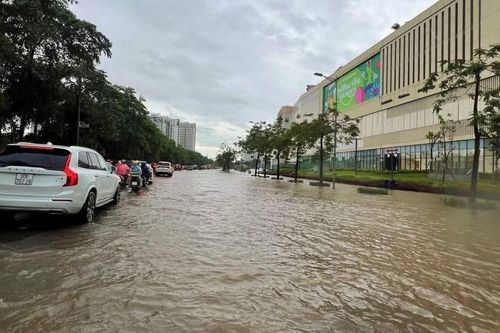Ảnh hưởng bão số 5: Hà Nội vẫn còn một số điểm úng ngập cục bộ