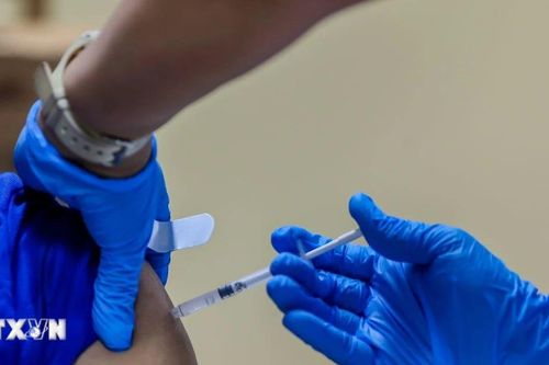 Mỹ: FDA giới hạn đáng kể đối tượng được tiêm vaccine phòng COVID-19