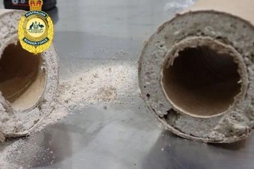 Australia thu giữ 900kg ma túy amphetamine giấu trong cuộn bìa cứng
