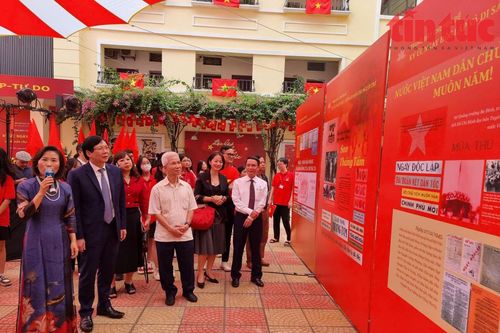 Trưng bày chuyên đề 'Ký ức Ngày Độc lập và Di sản cho Người trẻ'
