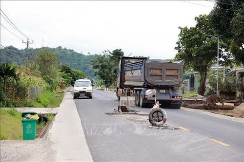 Chuyện quản lý: Quốc lộ 28 vừa sửa đã hỏng, nhà thầu chậm trễ khắc phục