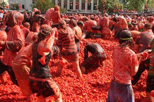 Tây Ban Nha: Lễ hội cà chua 'chữa lành' vết thương sau lũ lụt