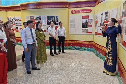 Triển lãm trưng bày chuyên đề 'Hồ Chí Minh - Những nét phác họa chân dung'
