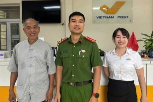 Cụ ông suýt mất hết tiền tiết kiệm cả đời sau cuộc điện thoại với 'kẻ bí ẩn'
