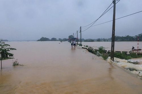 Hà Nội: Hơn 900 máy bơm hoạt động để tiêu úng