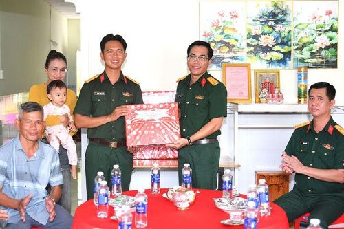 Bộ Chỉ huy Quân sự tỉnh An Giang bàn giao 17 căn nhà Đồng đội dịp Quốc Khánh