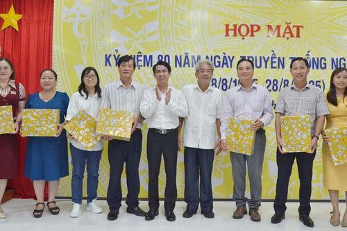 Họp mặt kỷ niệm 80 năm Ngày truyền thống ngành tư pháp