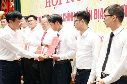 Điều động, biệt phái, luân chuyển cán bộ: Bảo đảm chính quyền địa phương 2 cấp vận hành thông suốt