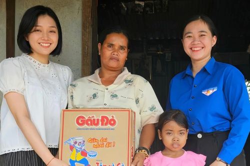 Cô gái trẻ và hành trình lan tỏa việc tử tế
