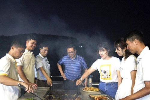 Du lịch kích cầu tiêu thụ nông sản
