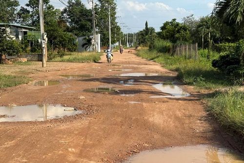 Sớm nâng cấp 3 tuyến đường trọng điểm ở Tánh Linh