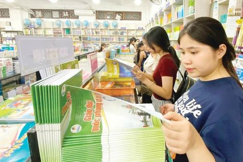 Nhộn nhịp mua sắm mùa tựu trường