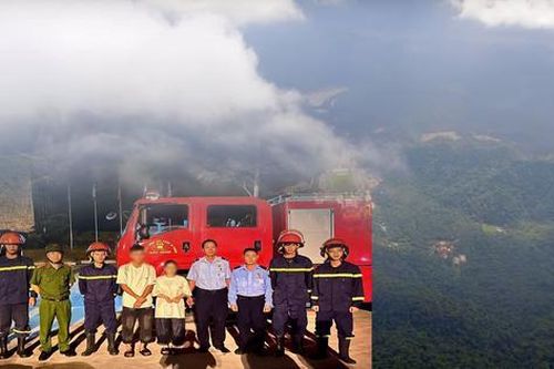 Công an Bắc Ninh giải cứu 2 du khách bị lạc trên núi Tây Yên Tử