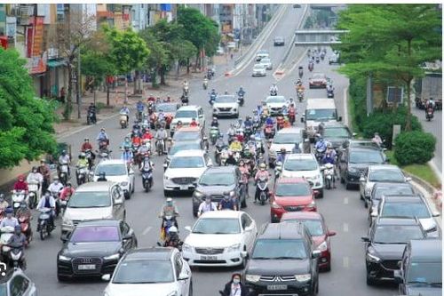VAMA lo ngại đến 2030 96% xe chạy xăng phải chuyển xe điện