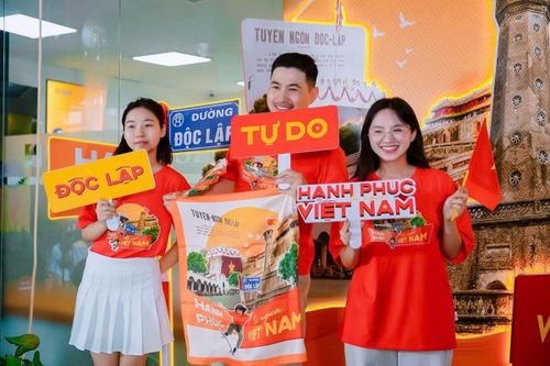 Người dân đổ về photobooth SHB, khoảnh khắc mừng Quốc khánh thêm rộn ràng