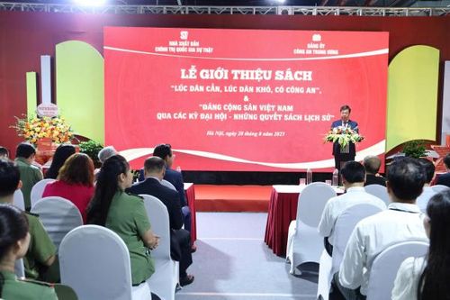 Ra mắt 2 cuốn sách về Đảng Cộng sản Việt Nam, lực lượng CAND