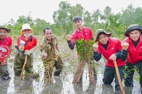 J&T Express hưởng ứng phong trào trồng cây trong dịp kỷ niệm 80 năm Cách mạng Tháng Tám và Quốc khánh 2/9