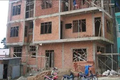 Xây nhà trên đất đấu giá vẫn cần xin giấy phép