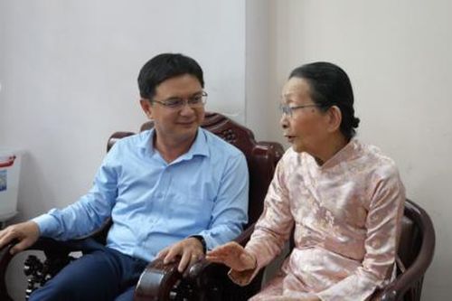 Lãnh đạo TPHCM thăm, tri ân cán bộ lão thành cách mạng