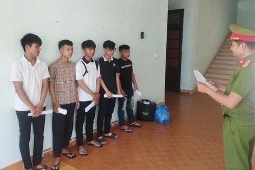 Đánh nhầm 2 thiếu niên nhập viện khi trên đường đi tìm đối thủ 'tính sổ'