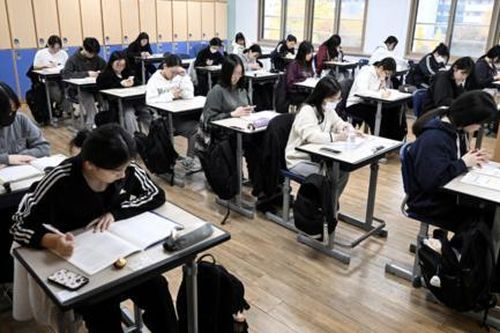 Hàn Quốc thông qua luật cấm sử dụng điện thoại di động trong lớp học