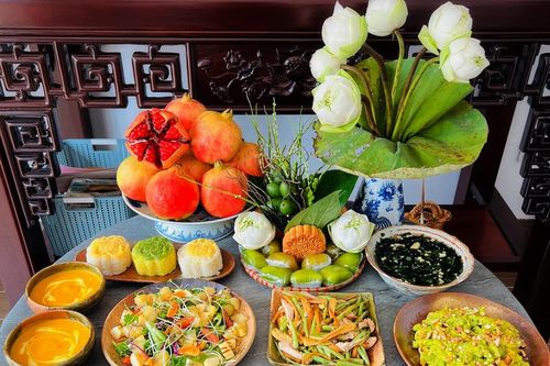 Cúng rằm tháng 7 và cúng cô hồn có phải là một?