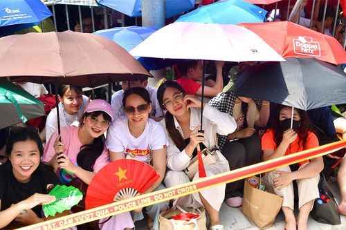 Nên mang theo những gì khi đi xem diễu binh, diễu hành A80?