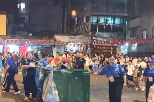 Môi trường tại Hà Nội sau buổi sơ duyệt đã sạch hơn