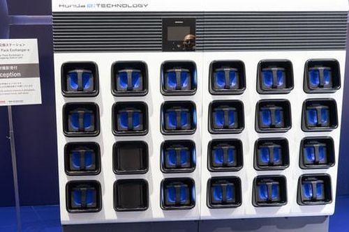 Hoán đổi pin xe máy điện: Động lực chuyển đổi phương tiện xanh