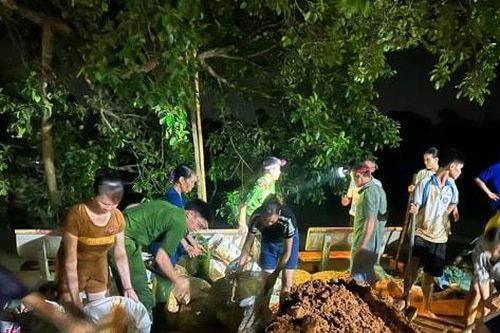 Xã Hạ Bằng gia cố điểm tràn nước tại thôn Yên Lạc 1