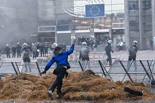 EU đang tụt hậu so với Mỹ và Trung Quốc, liệu họ có thể bắt kịp?