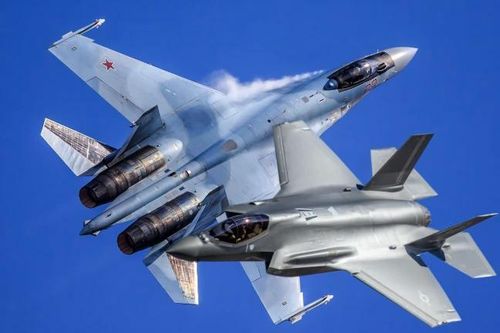 Điều gì xảy ra khi tiêm kích Su-27 đụng độ F-35 trên bầu trời Baltic?
