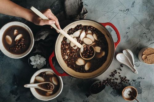 Quán chè TP.HCM bán sạch 30 kg chè trong 2 tiếng ngày Thất tịch