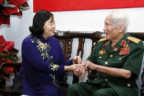 Vị tướng luôn hết mình vì việc chung