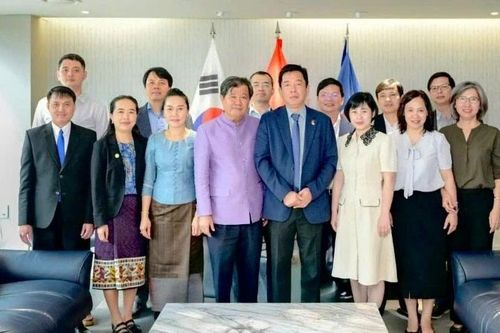 Đại sứ quán Lào tại Hàn Quốc chúc mừng 80 năm Quốc khánh Việt Nam