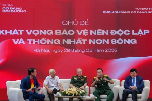 Thế hệ trẻ xúc động khi được nghe lại ký ức hào hùng của một thời hoa lửa
