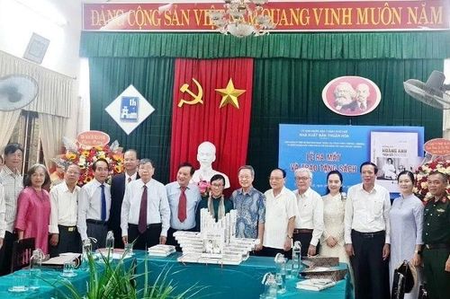 Ra mắt sách 'Đồng chí Hoàng Anh trọn đời phục vụ Tổ quốc, phụng sự nhân dân'