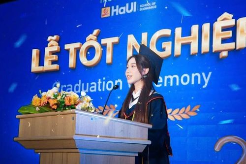 Nữ Đảng viên xuất sắc trở thành Thủ khoa HaUI