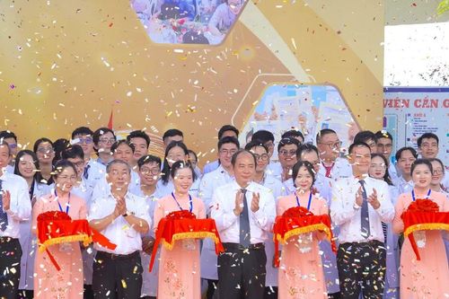 Trên 350 bác sĩ trẻ đến với Ngày hội việc làm ngành y tế TPHCM lần 3