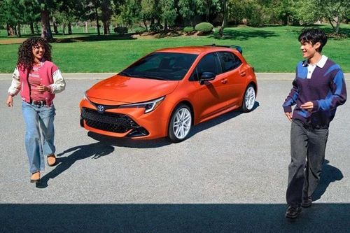 Cận cảnh Toyota Corolla Hatchback 2026, giá bán từ 24.180 USD