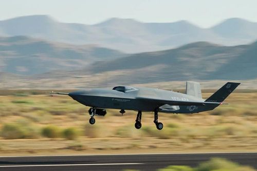 Máy bay không người lái chiến đấu tương lai YFQ-42A được thử nghiệm 'thần tốc'