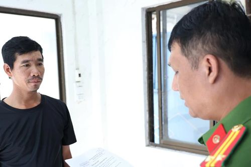 Bắt đối tượng đâm người chạy xe ôm để cướp tài sản ở An Giang
