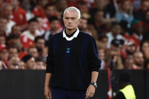 CHÍNH THỨC: HLV Mourinho bị sa thải sau Solskjær